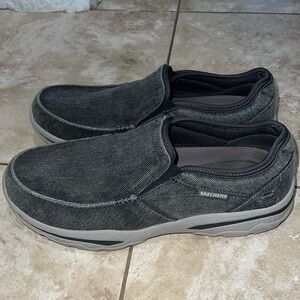 Mens: Skechers Size 11   Relaxed Fit                  Air-Cooled